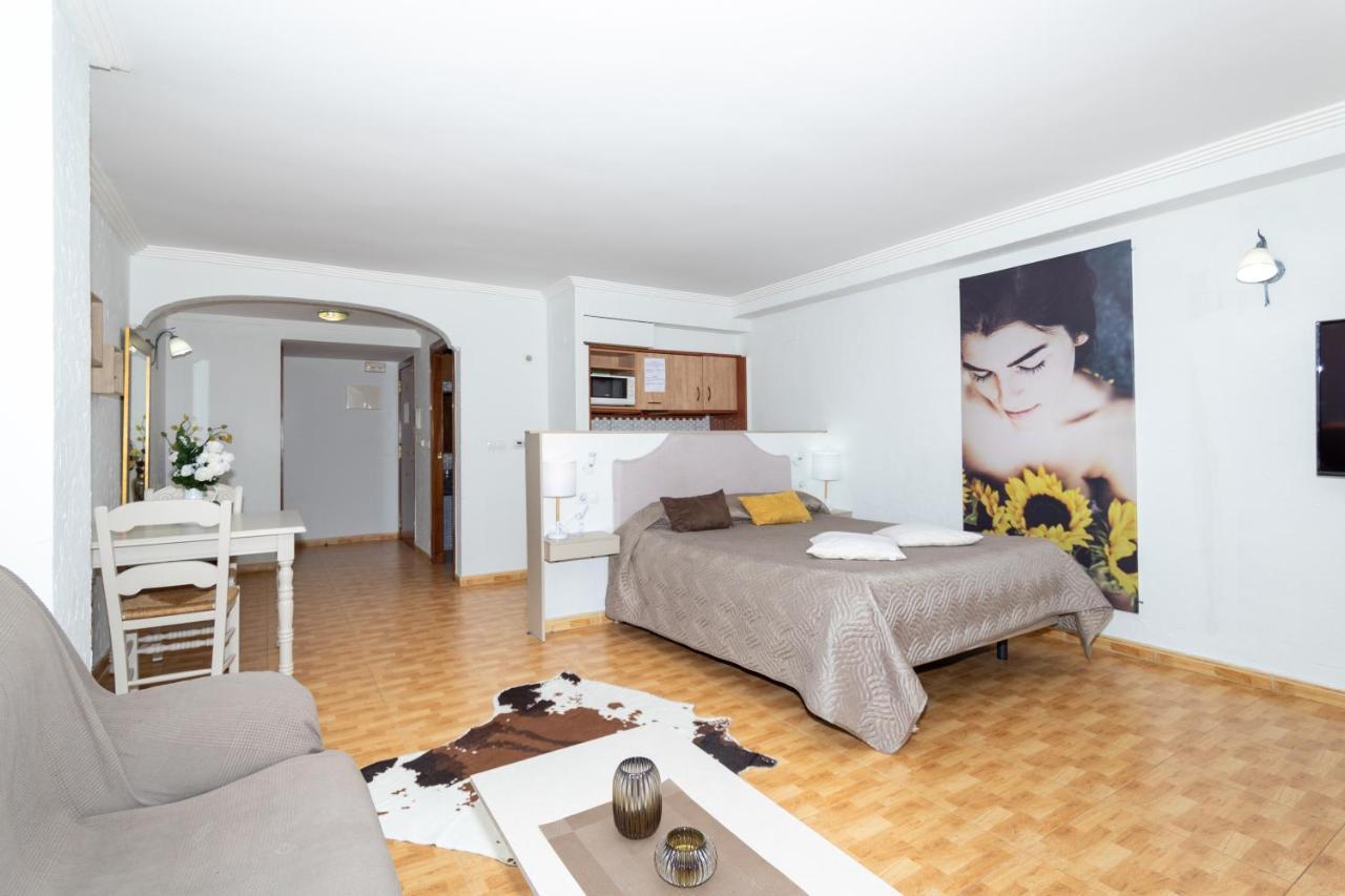 Unique Hotel Apartments Torrevieja Zewnętrze zdjęcie
