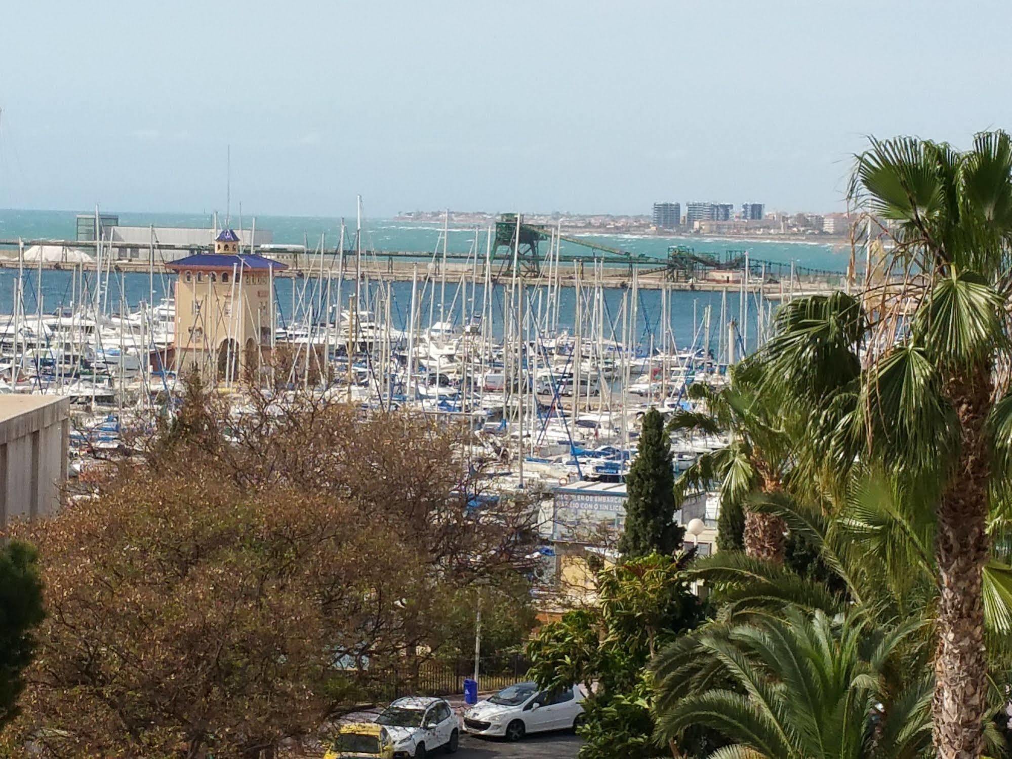 Unique Hotel Apartments Torrevieja Zewnętrze zdjęcie